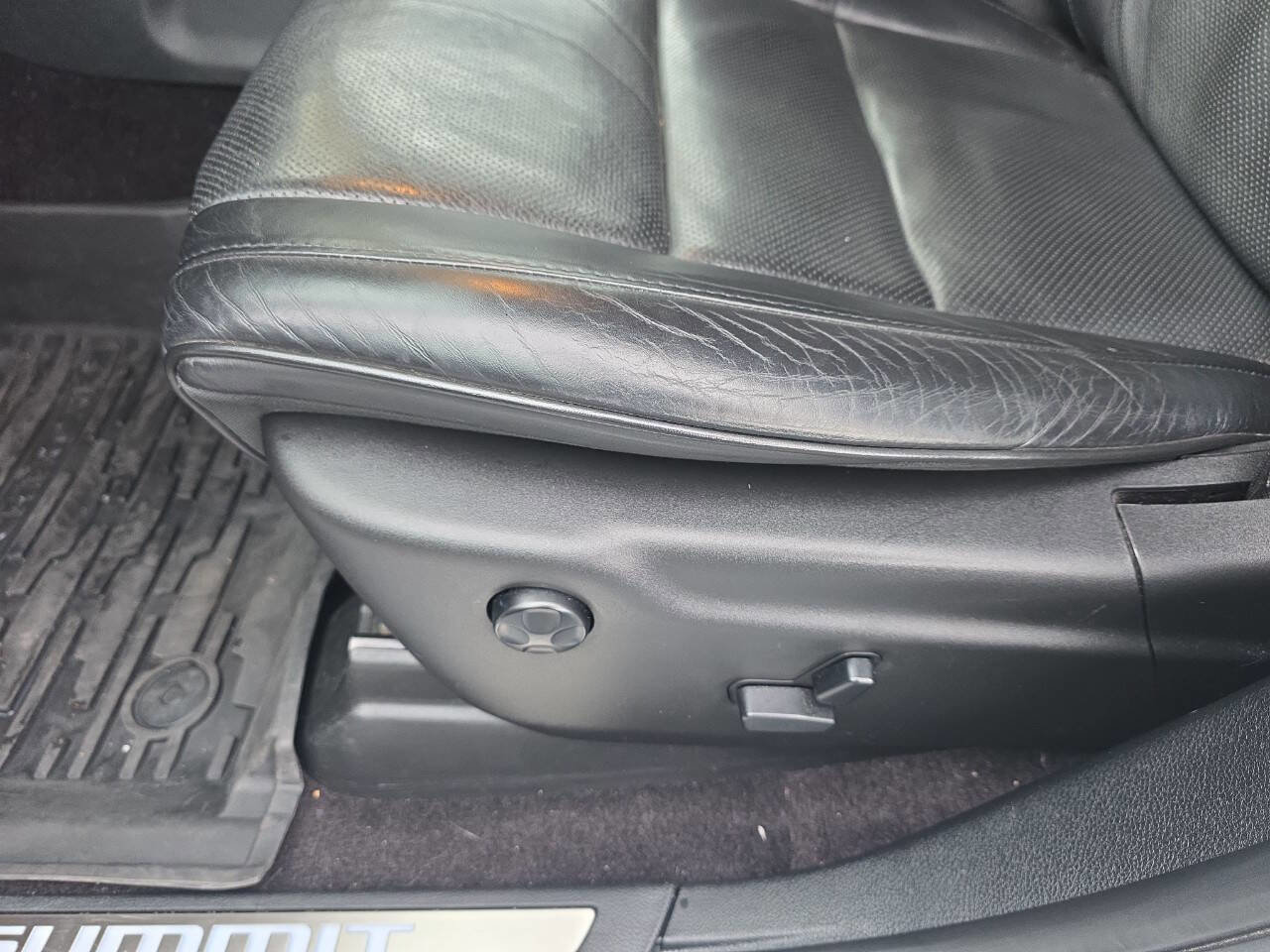 Used 2016 Jeep Grand Cherokee Summit AWD/4WD image 14