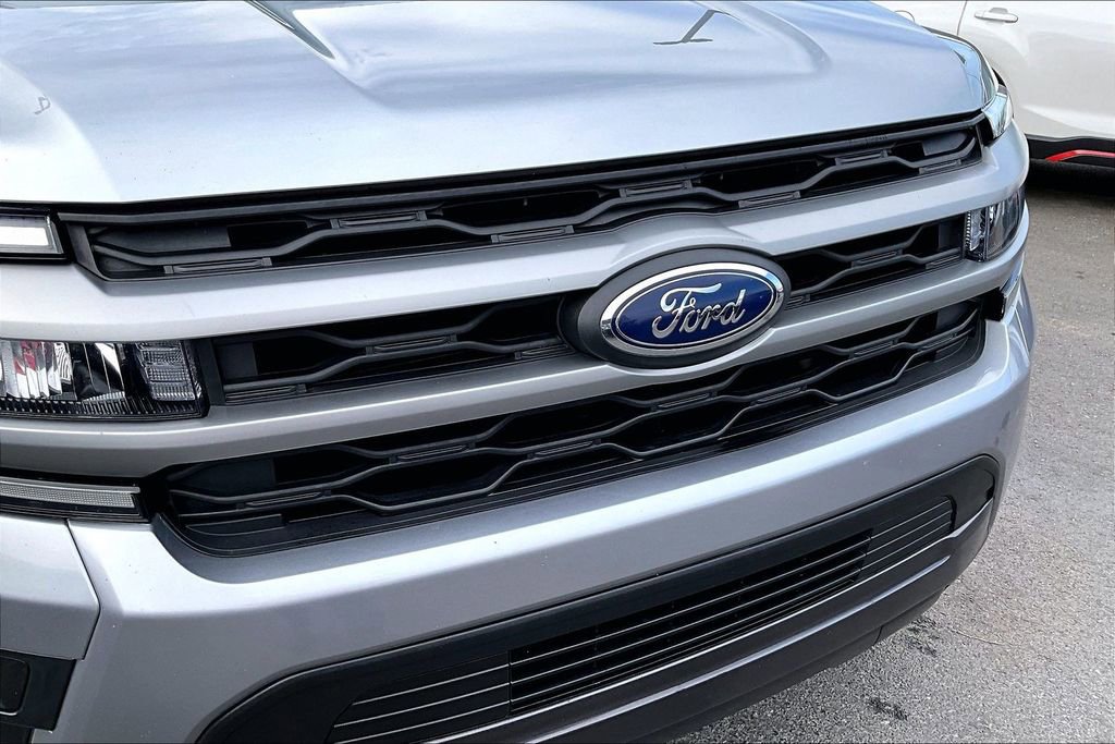 Used 2024 Ford Expedition XLT image 34