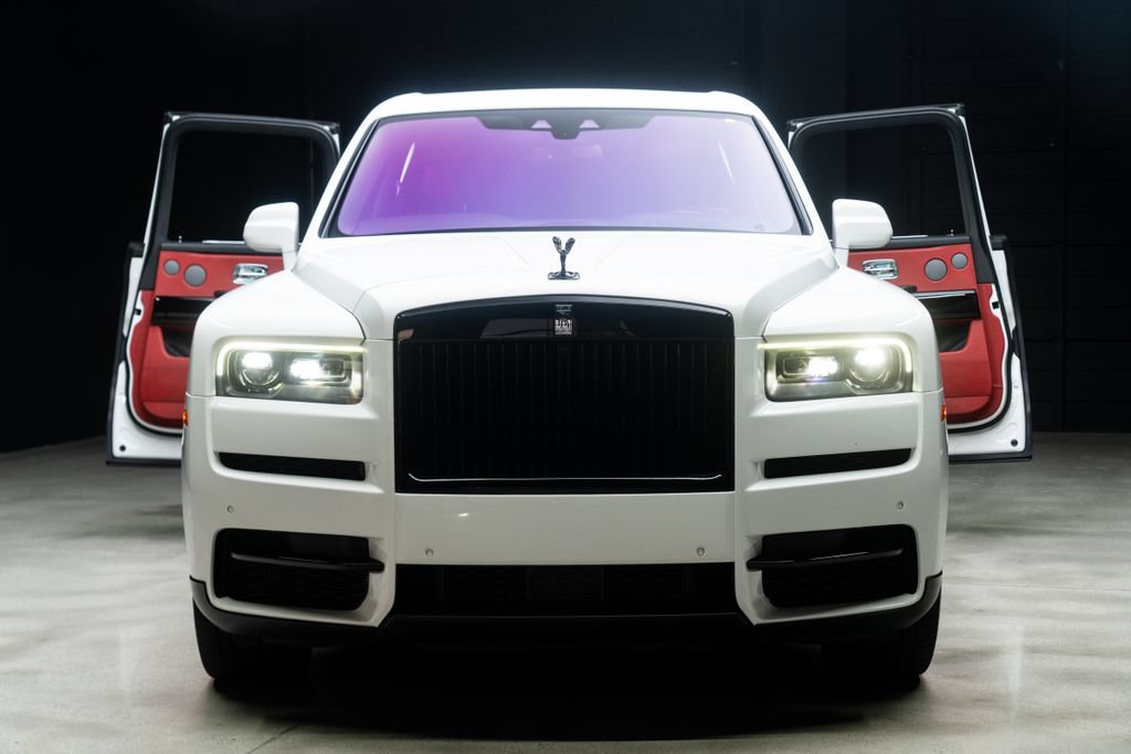 Used 2022 Rolls-Royce Cullinan AWD/4WD image 3