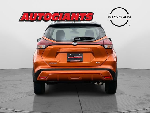 Used 2023 Nissan Kicks SV image 4