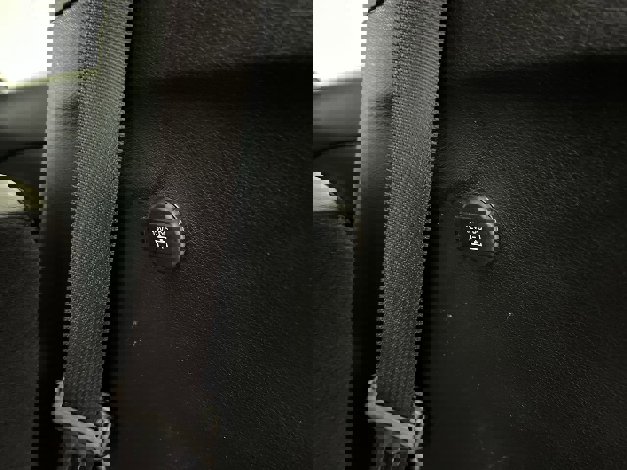 Used 2025 Chrysler Pacifica Select image 29