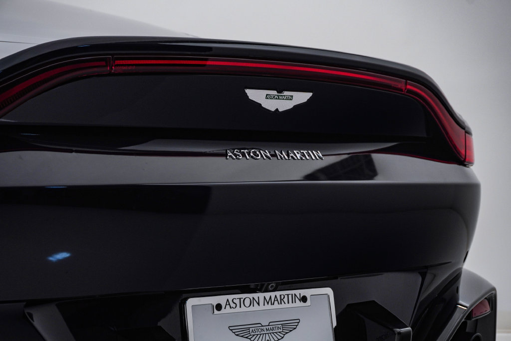 Used 2019 Aston Martin V8 Vantage Coupe RWD image 12