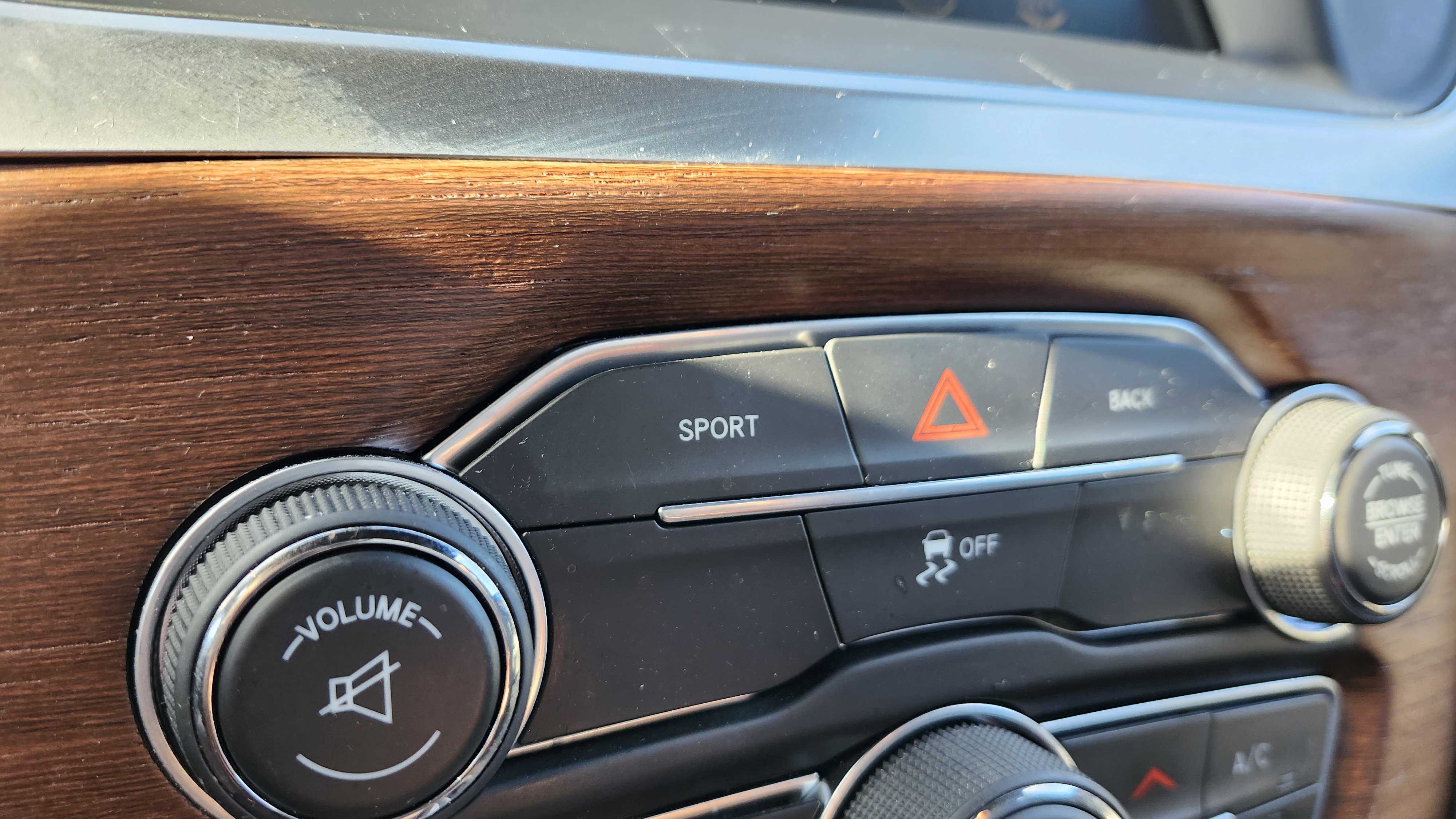 Used 2016 Chrysler 300 C Platinum image 31