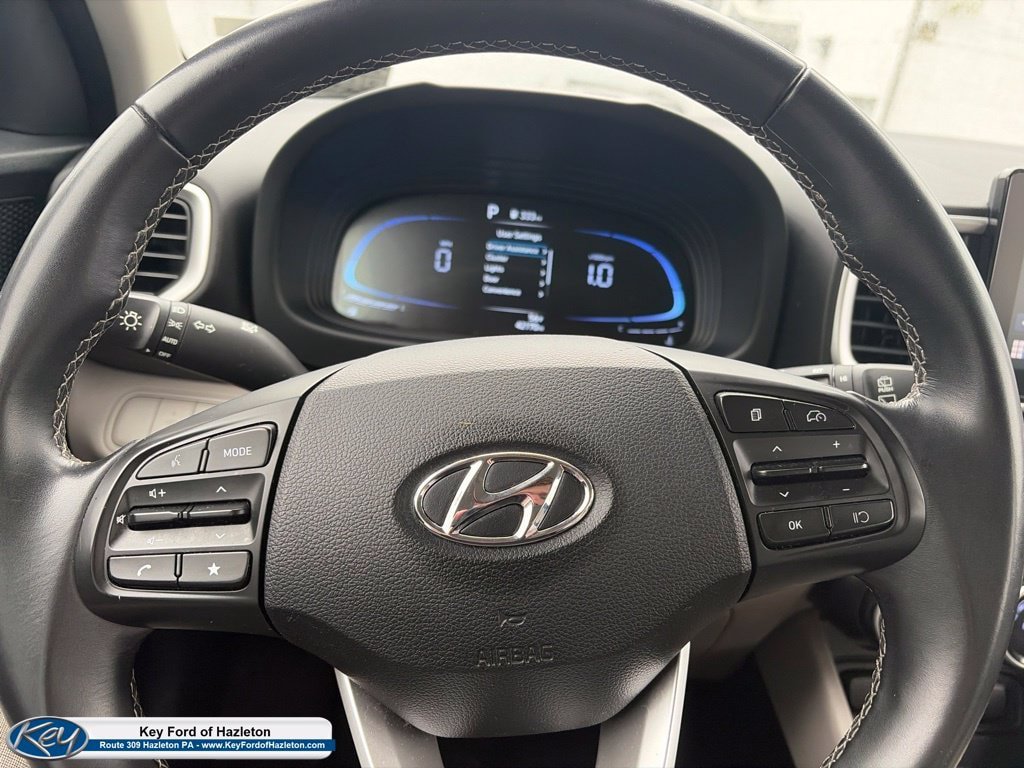 Used 2025 Hyundai Venue SEL FWD image 21