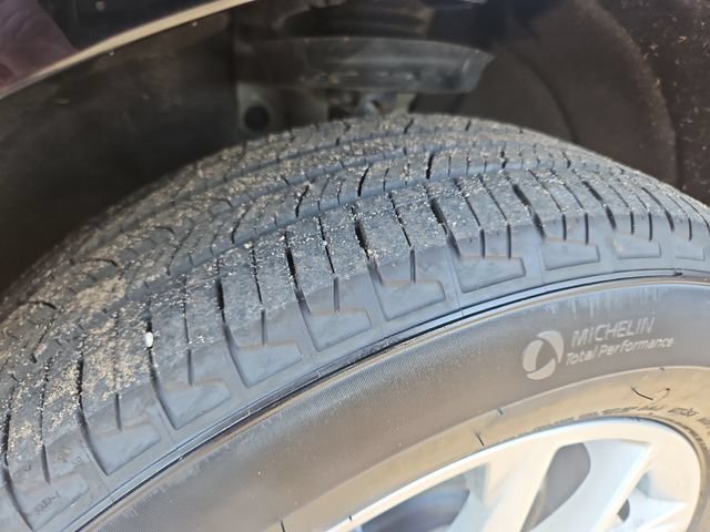 Used 2024 Chevrolet Equinox LT FWD image 27