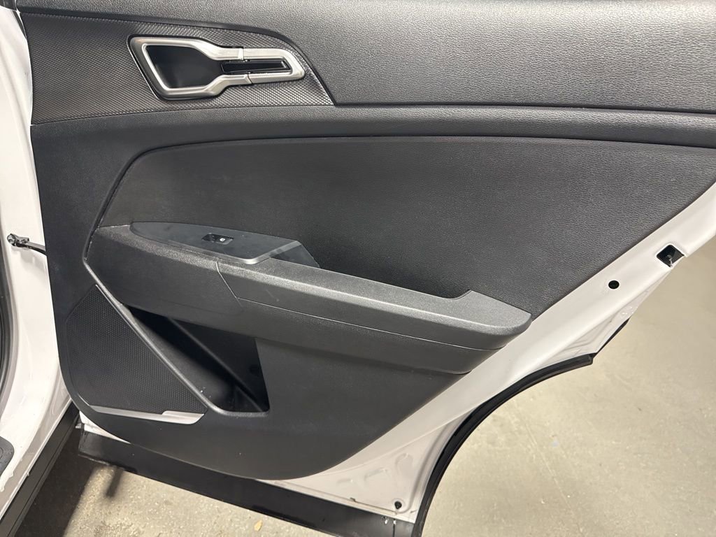 Used 2025 Kia Sportage LX image 12