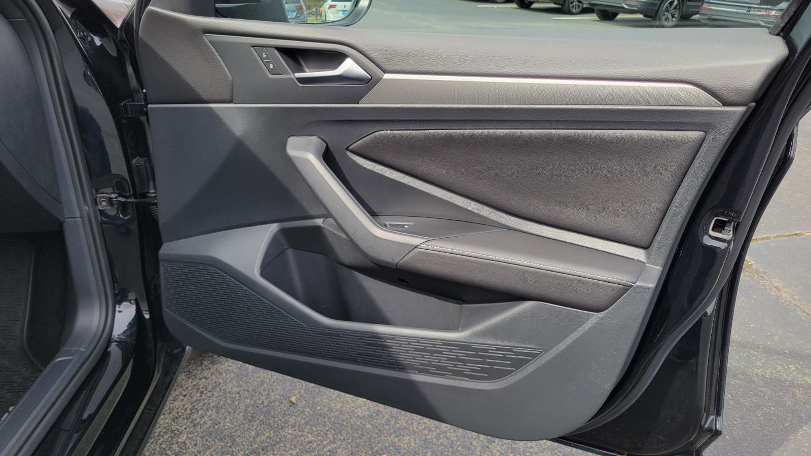 Used 2023 Volkswagen Jetta Sport image 32