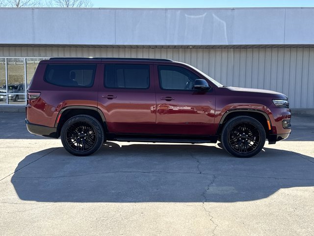 Used 2023 Jeep Wagoneer Series II image 2