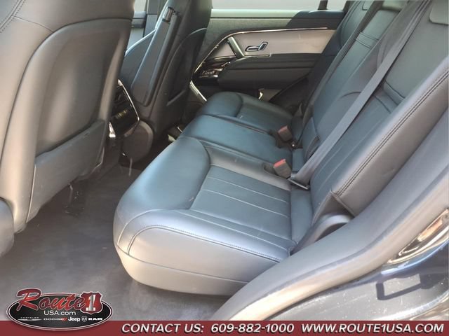 Used 2025 Land Rover Range Rover Sport SE AWD/4WD image 13
