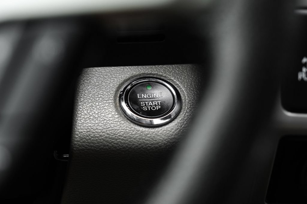 Used 2016 Ford F150 Lariat w/ Equipment Group 502A Luxury AWD/4WD image 18