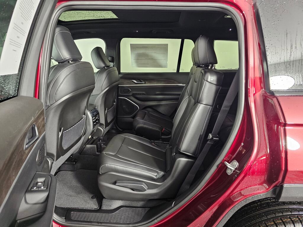 New 2026 Jeep Grand Cherokee L Limited w/ Limited Altitude Package image 34