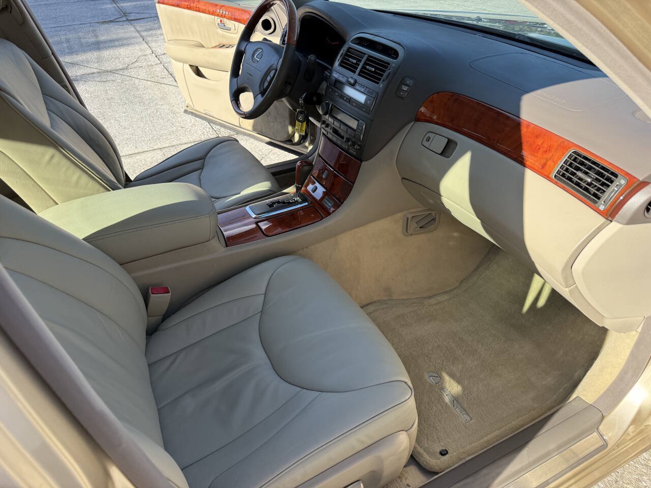 Used 2002 Lexus LS 430 RWD image 65