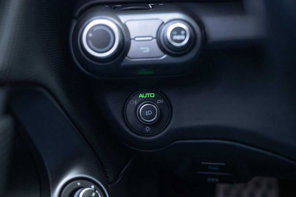 Used 2020 Ferrari 812 Superfast image 37