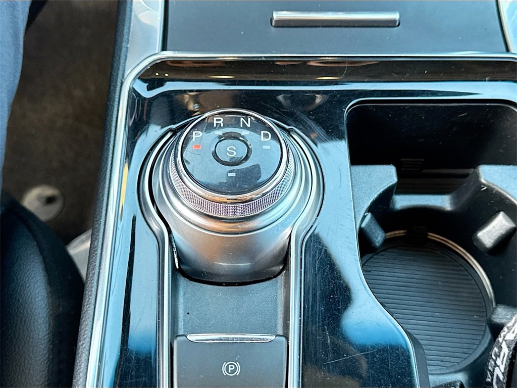 Used 2020 Ford Edge Titanium w/ Class II Trailer Tow Package image 14