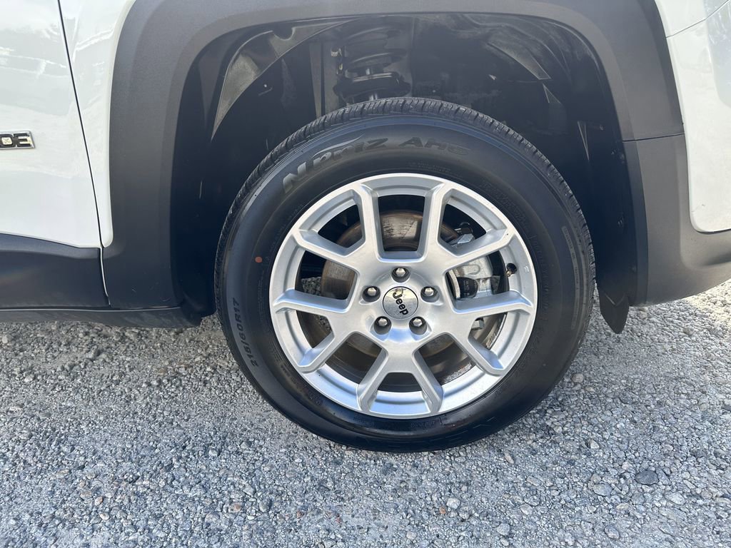 Used 2023 Jeep Renegade Latitude image 13