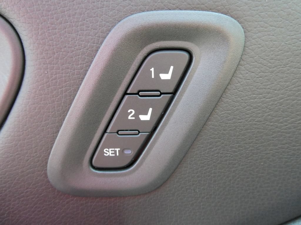 Used 2025 Honda Pilot Black Edition image 28