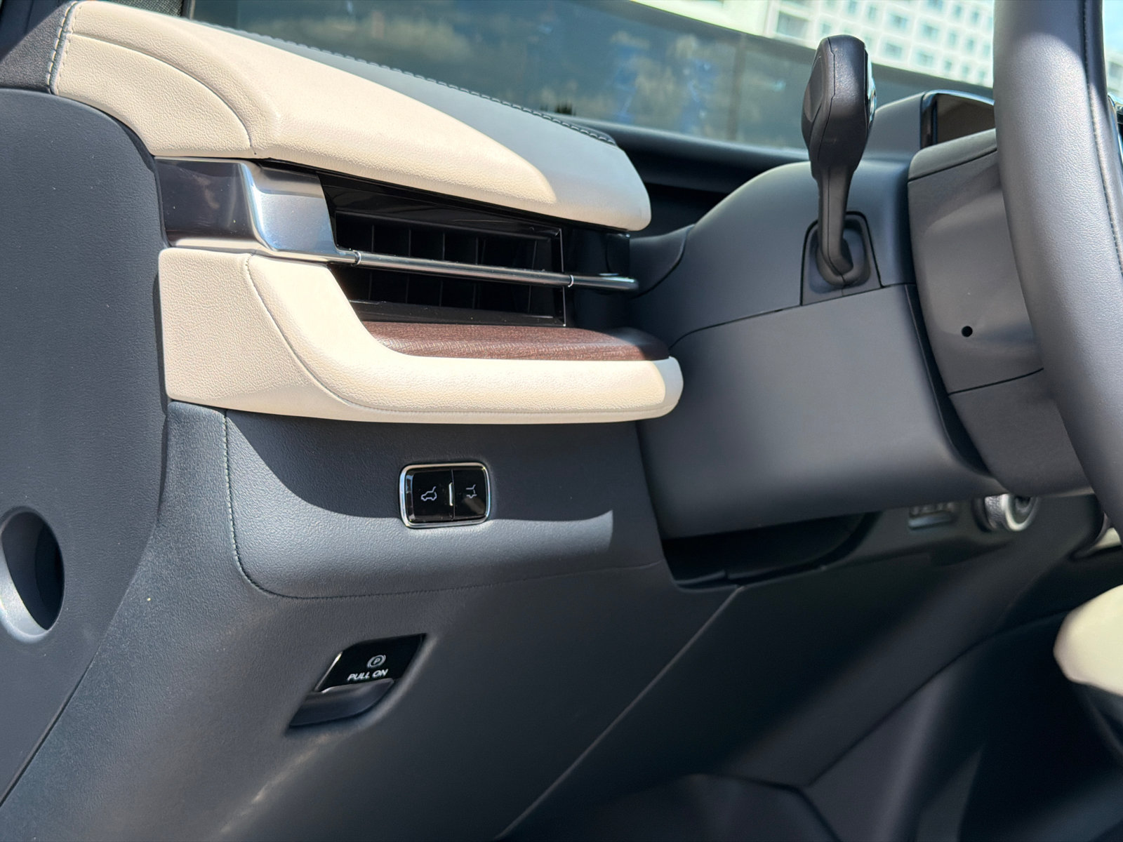 New 2027 Lincoln Navigator Reserve AWD/4WD image 22