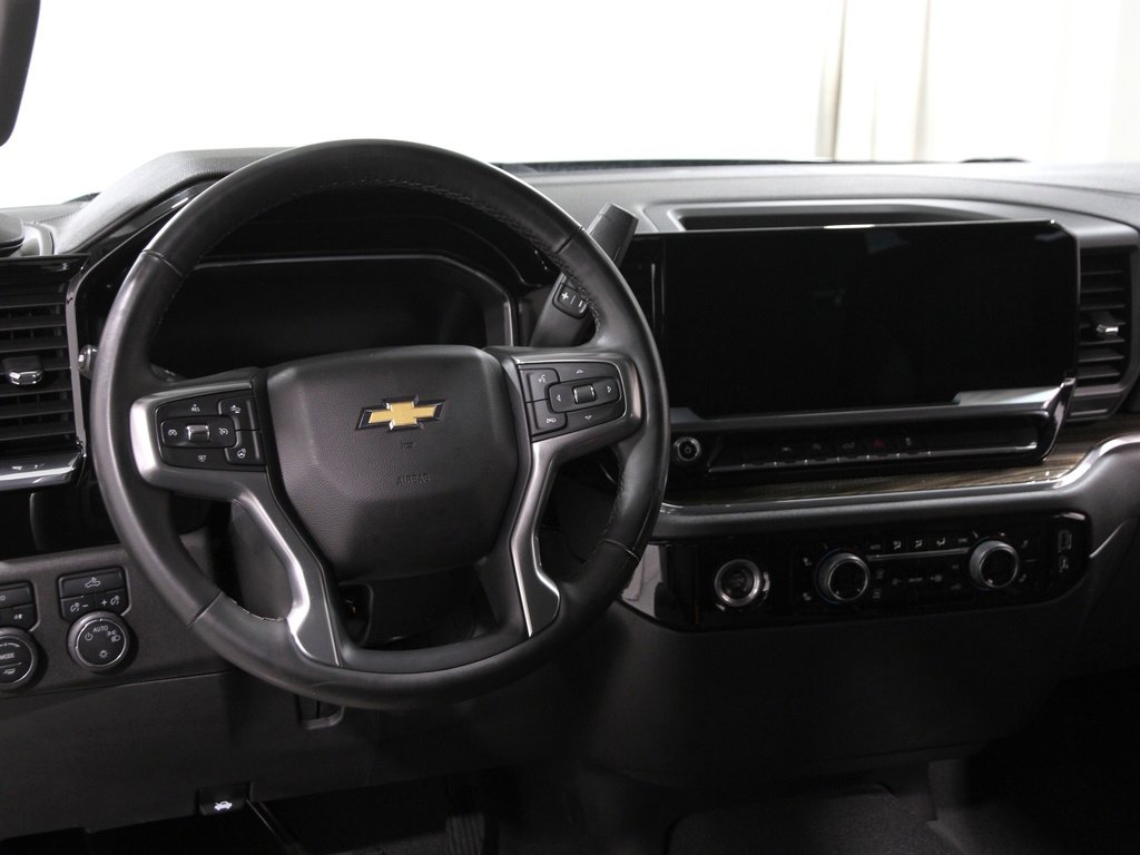Used 2023 Chevrolet Silverado 1500 LT image 7
