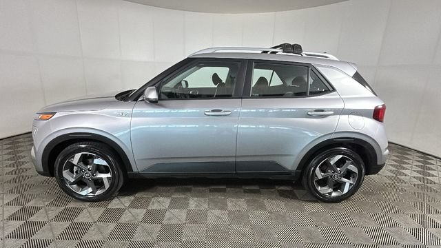 Certified 2023 Hyundai Venue SEL FWD image 5