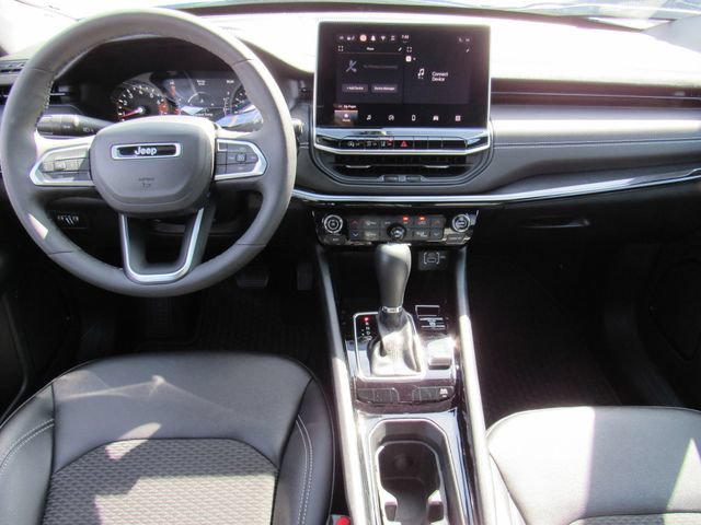 Used 2024 Jeep Compass Latitude w/ Convenience Group AWD/4WD image 16