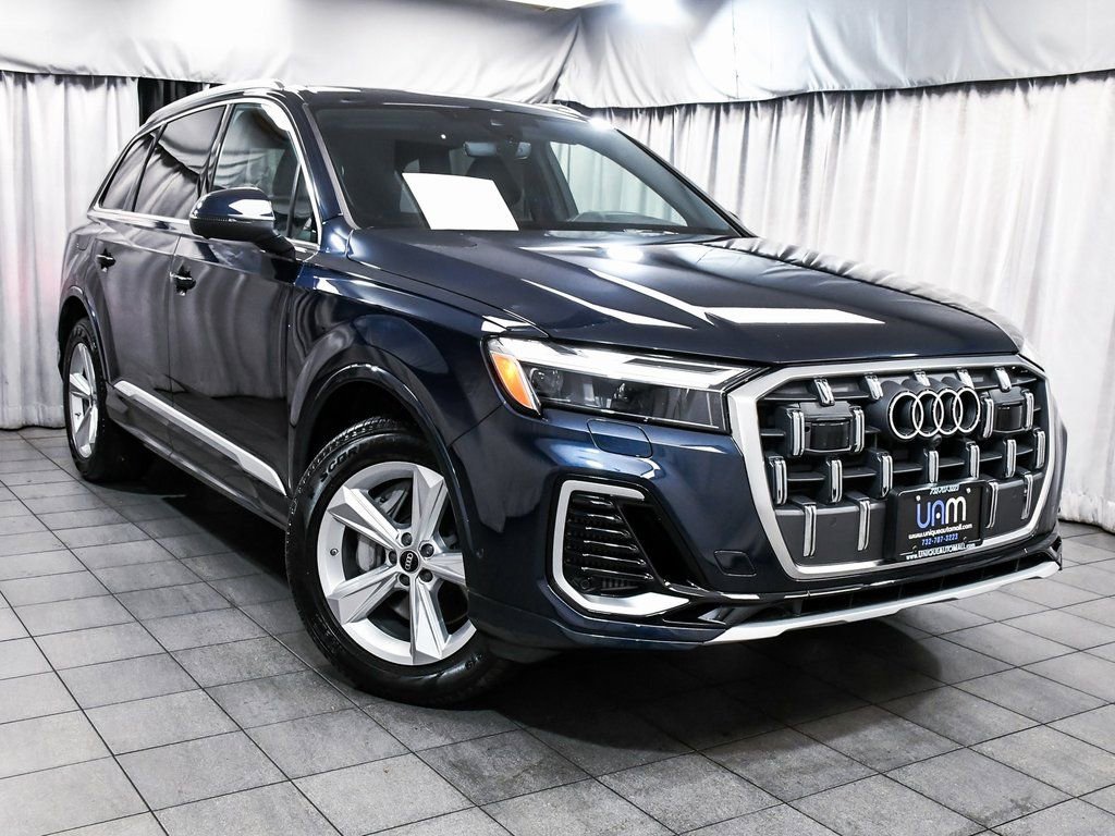 Used 2025 Audi Q7 3.0T Premium w/ Convenience Package image 3