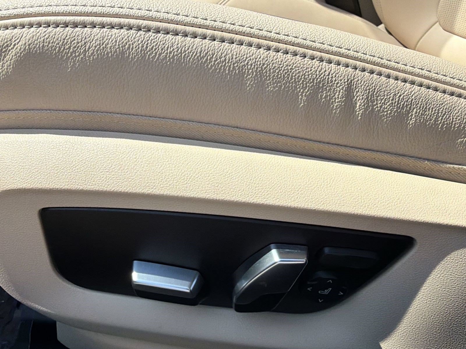 Certified 2023 BMW 530i w/ Premium Package RWD image 13