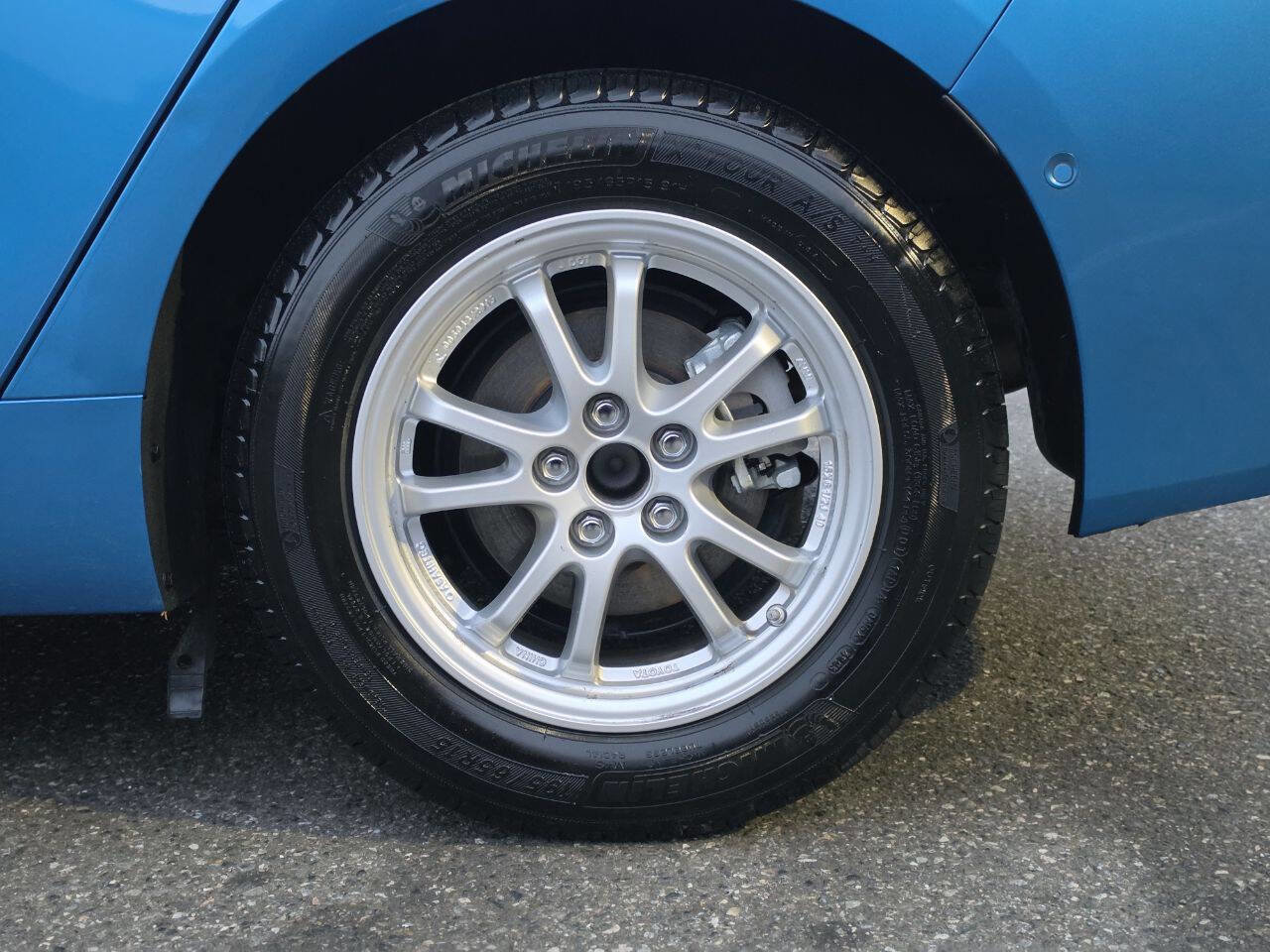 Used 2019 Toyota Prius LE FWD image 18