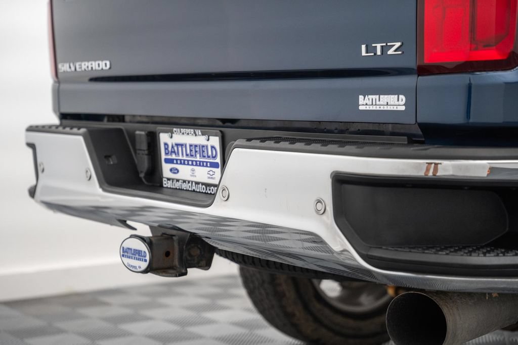 Used 2021 Chevrolet Silverado 3500 LTZ w/ LTZ Premium Package AWD/4WD image 10