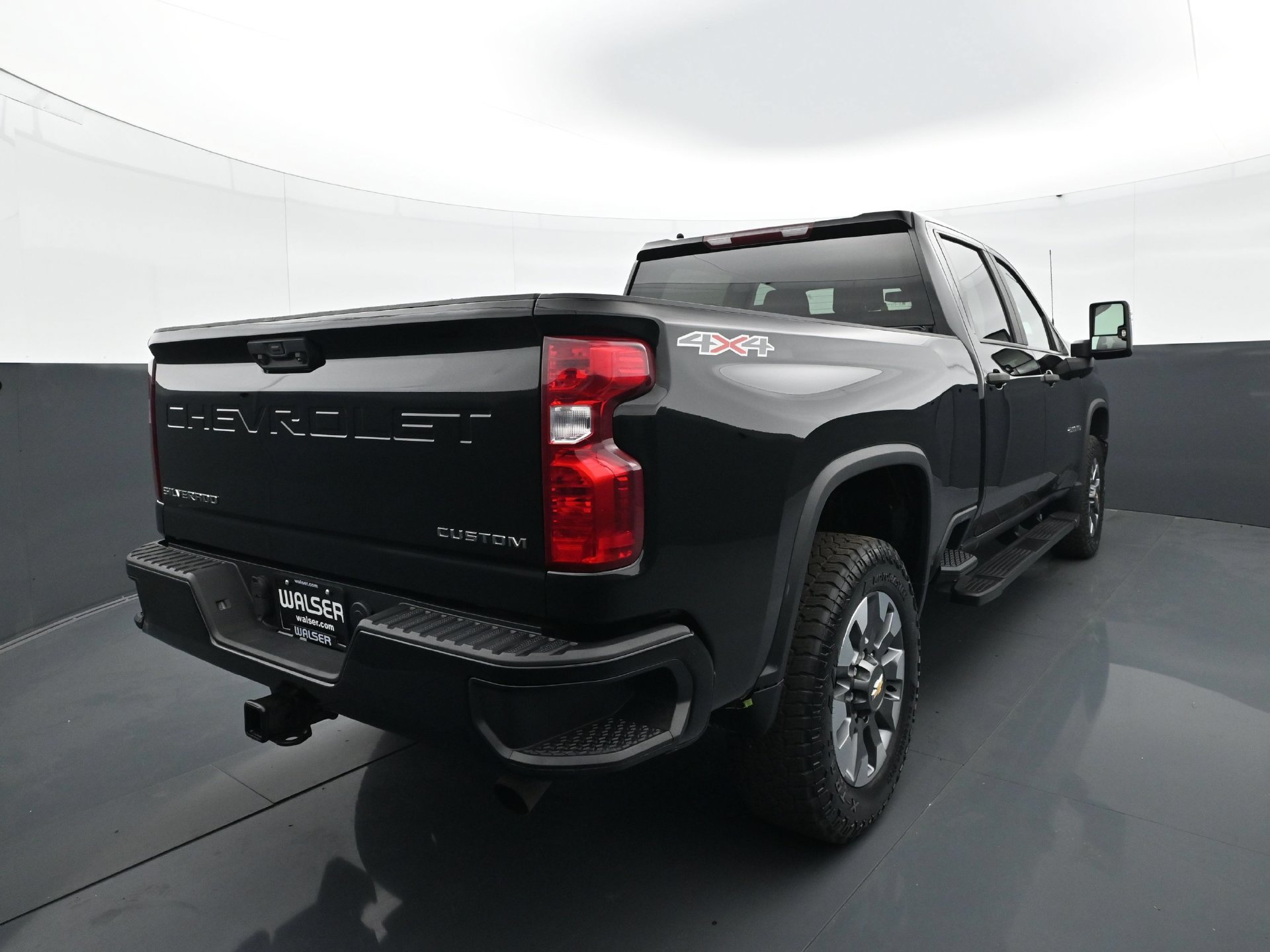 Used 2022 Chevrolet Silverado 2500 Custom w/ Custom Value Package AWD/4WD image 6