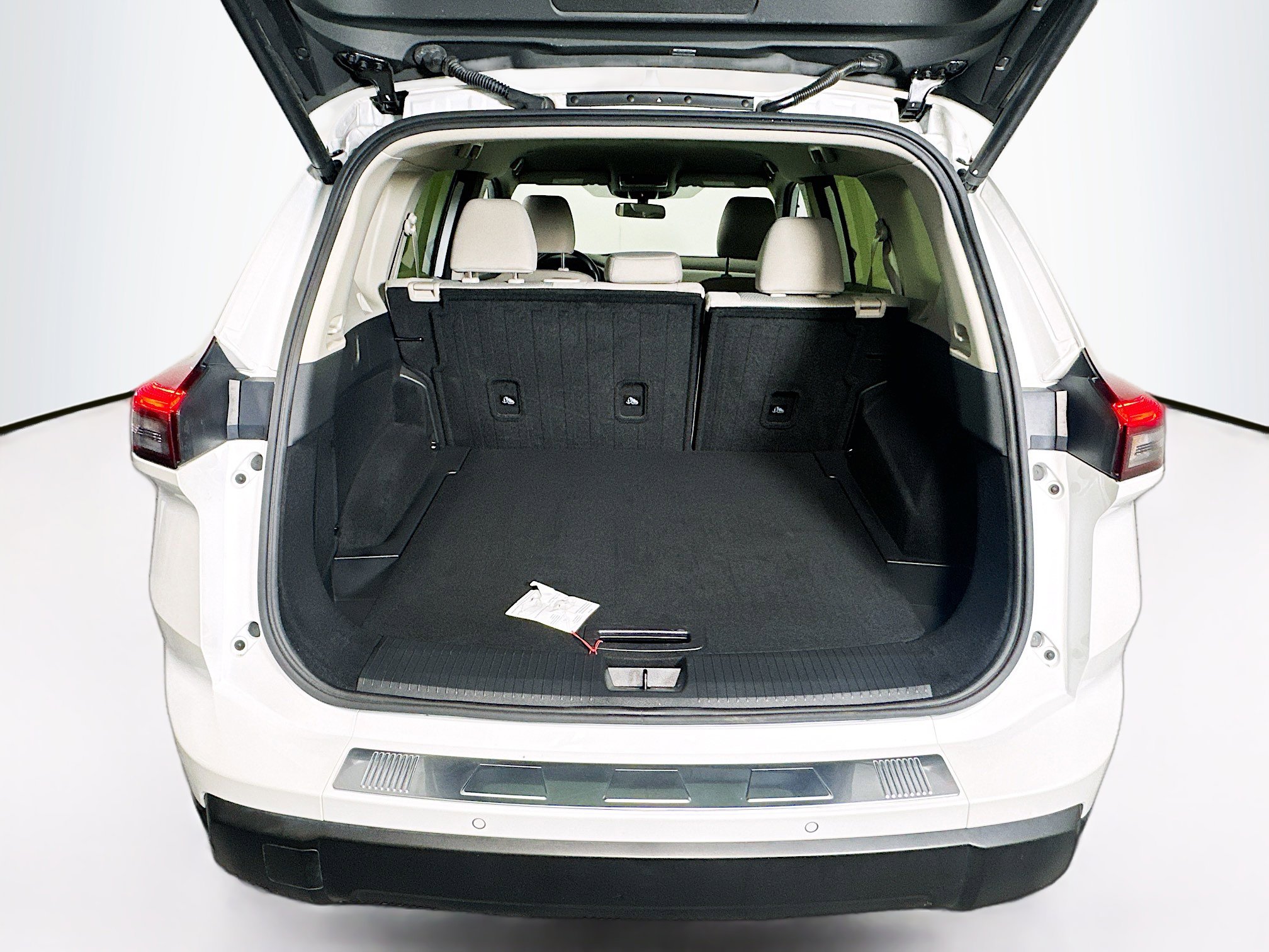 Used 2024 Nissan Rogue SV image 30