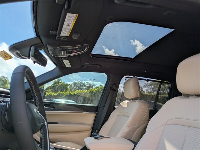 New 2025 Jeep Grand Cherokee Limited w/ Luxury Tech Group II image 22