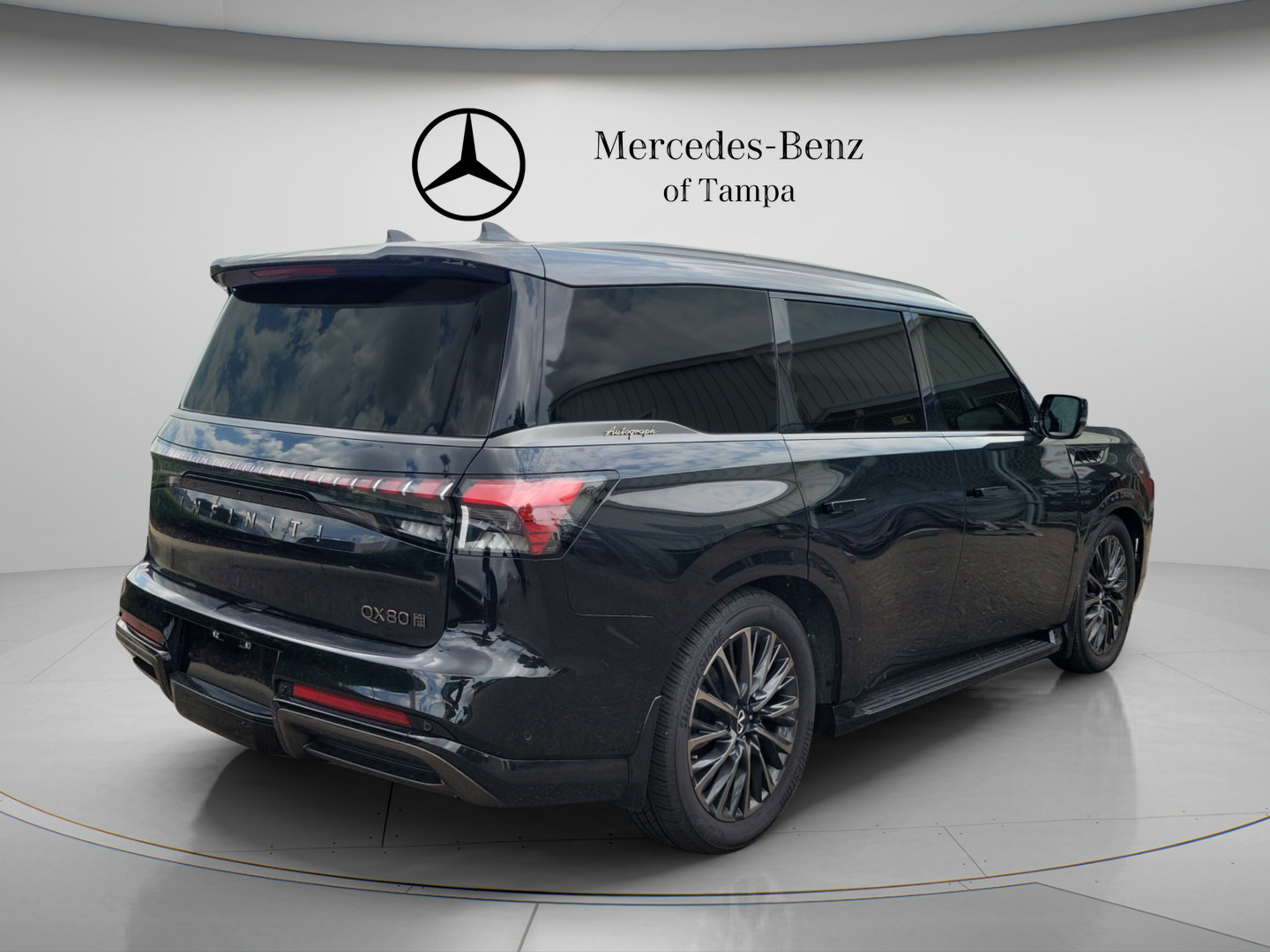 Used 2026 INFINITI QX80 Autograph w/ Premium Cargo Package AWD/4WD image 3
