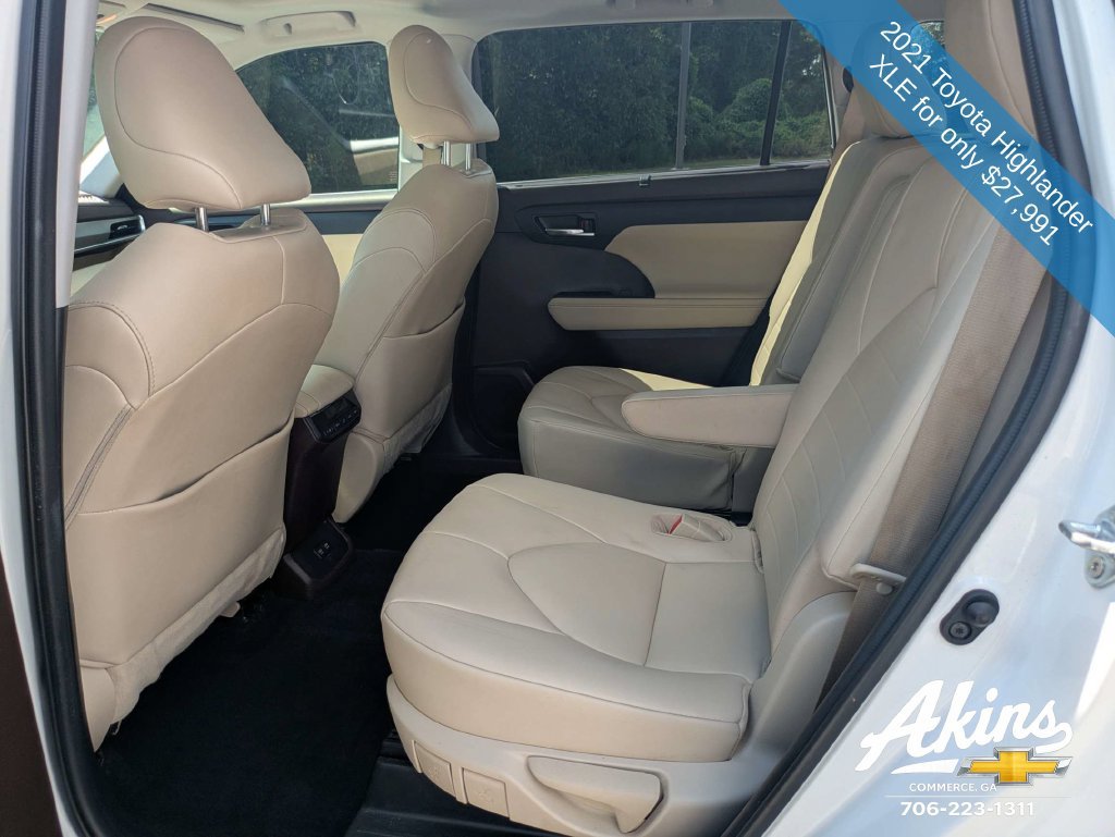 Used 2021 Toyota Highlander XLE FWD image 15