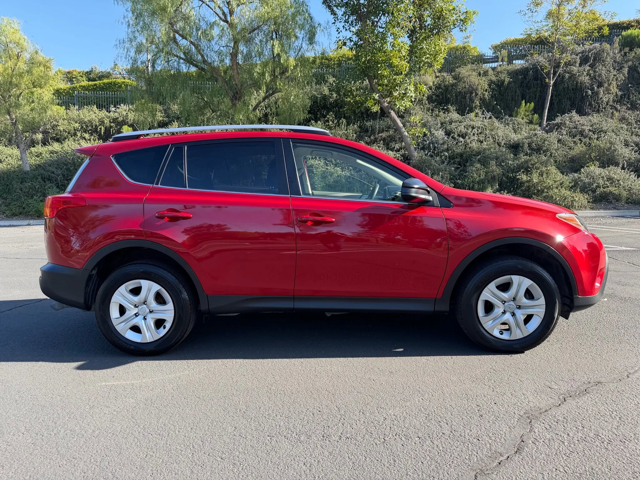 Used 2013 Toyota RAV4 LE image 6