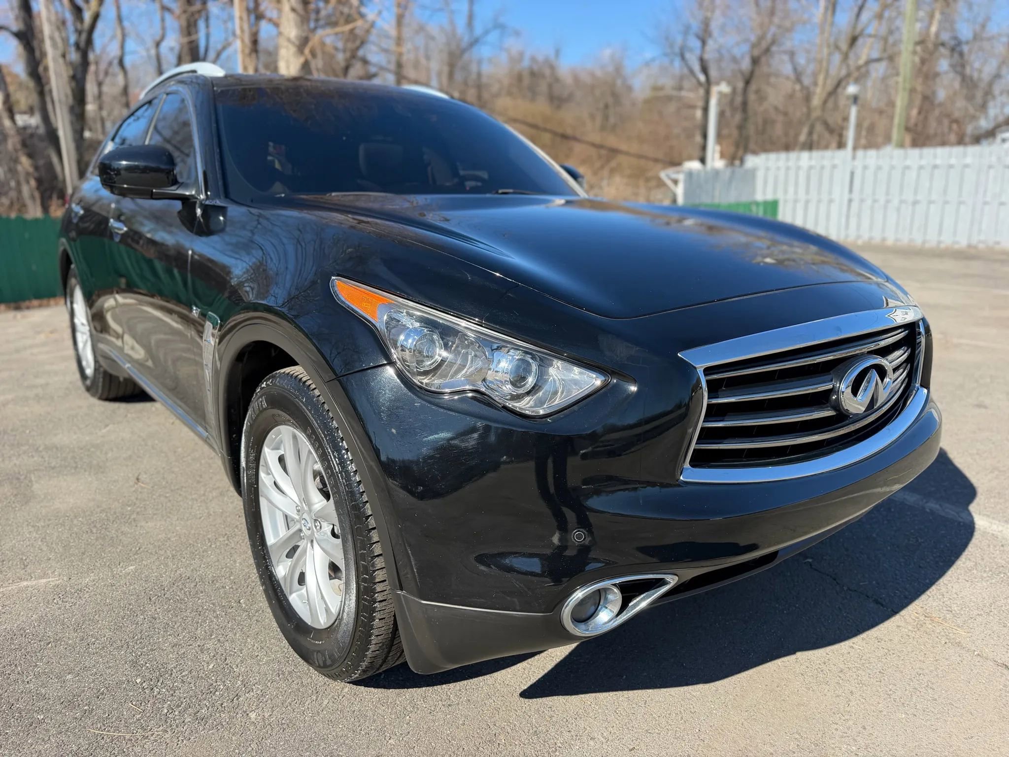 Used 2014 INFINITI QX70 3.7 Sport Utility 4D w/ Premium Package image 3