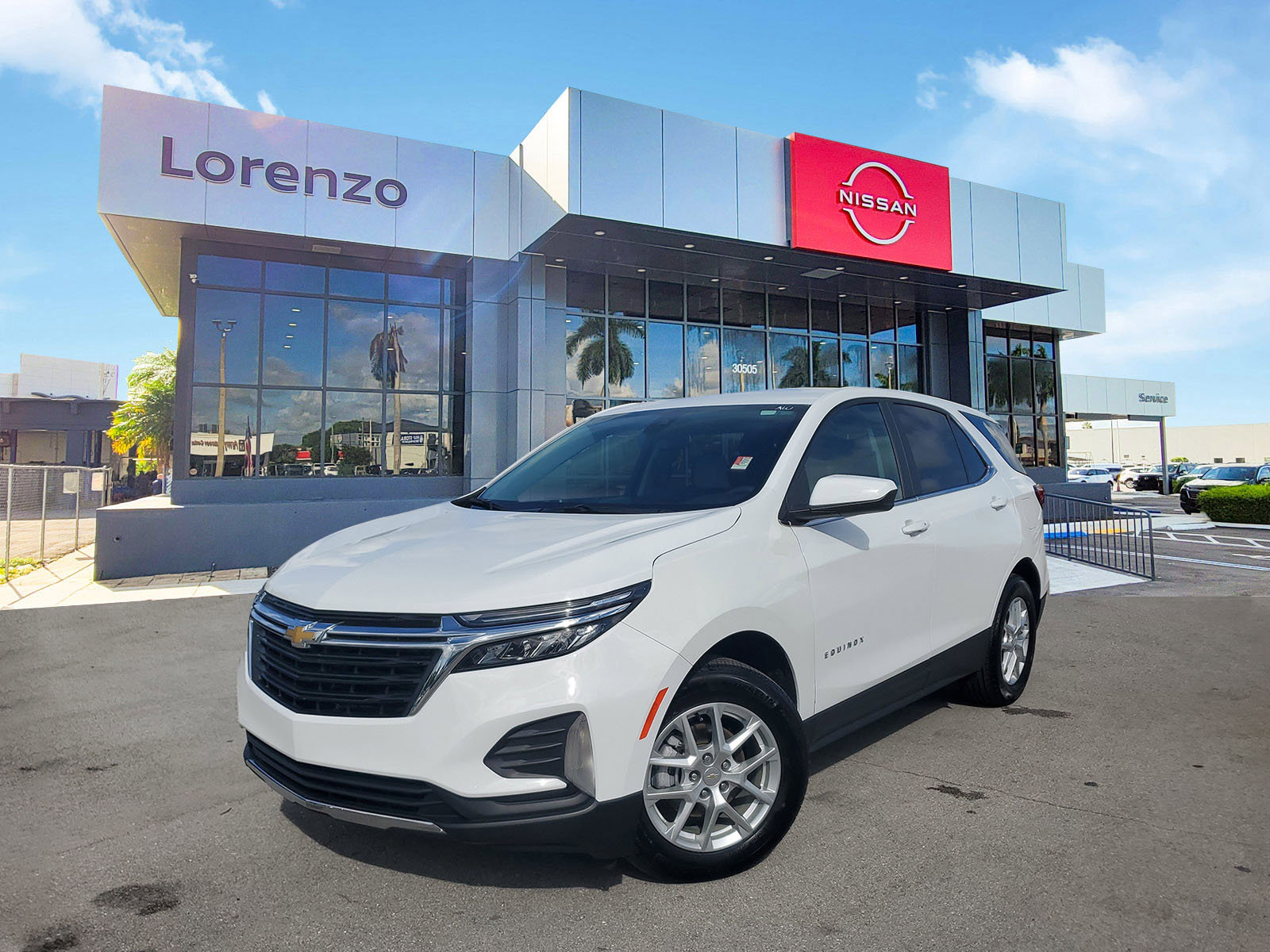 Used 2023 Chevrolet Equinox LT image 1