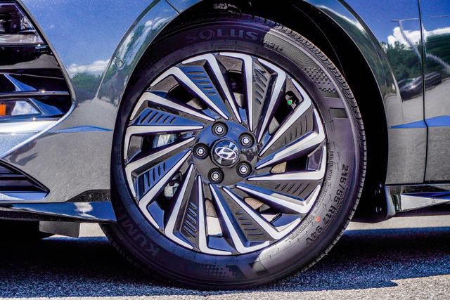 New 2026 Hyundai Sonata Limited FWD image 3
