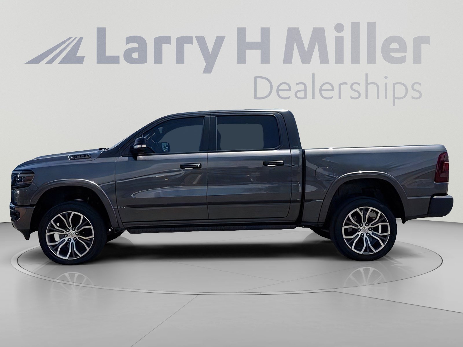 Certified 2022 RAM 1500 Limited AWD/4WD image 3