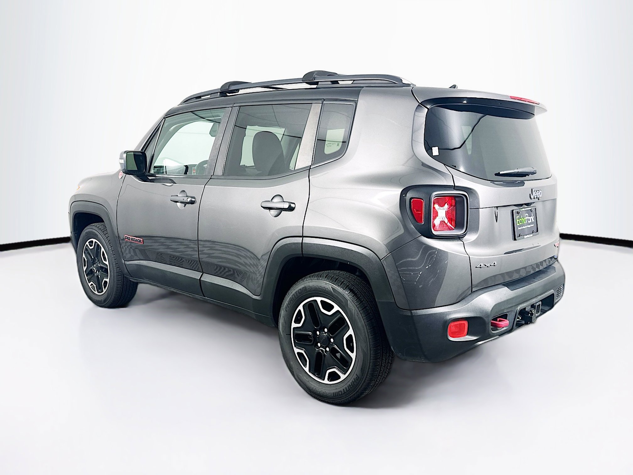 Used 2017 Jeep Renegade Trailhawk w/ Premium Trailhawk Package AWD/4WD image 5