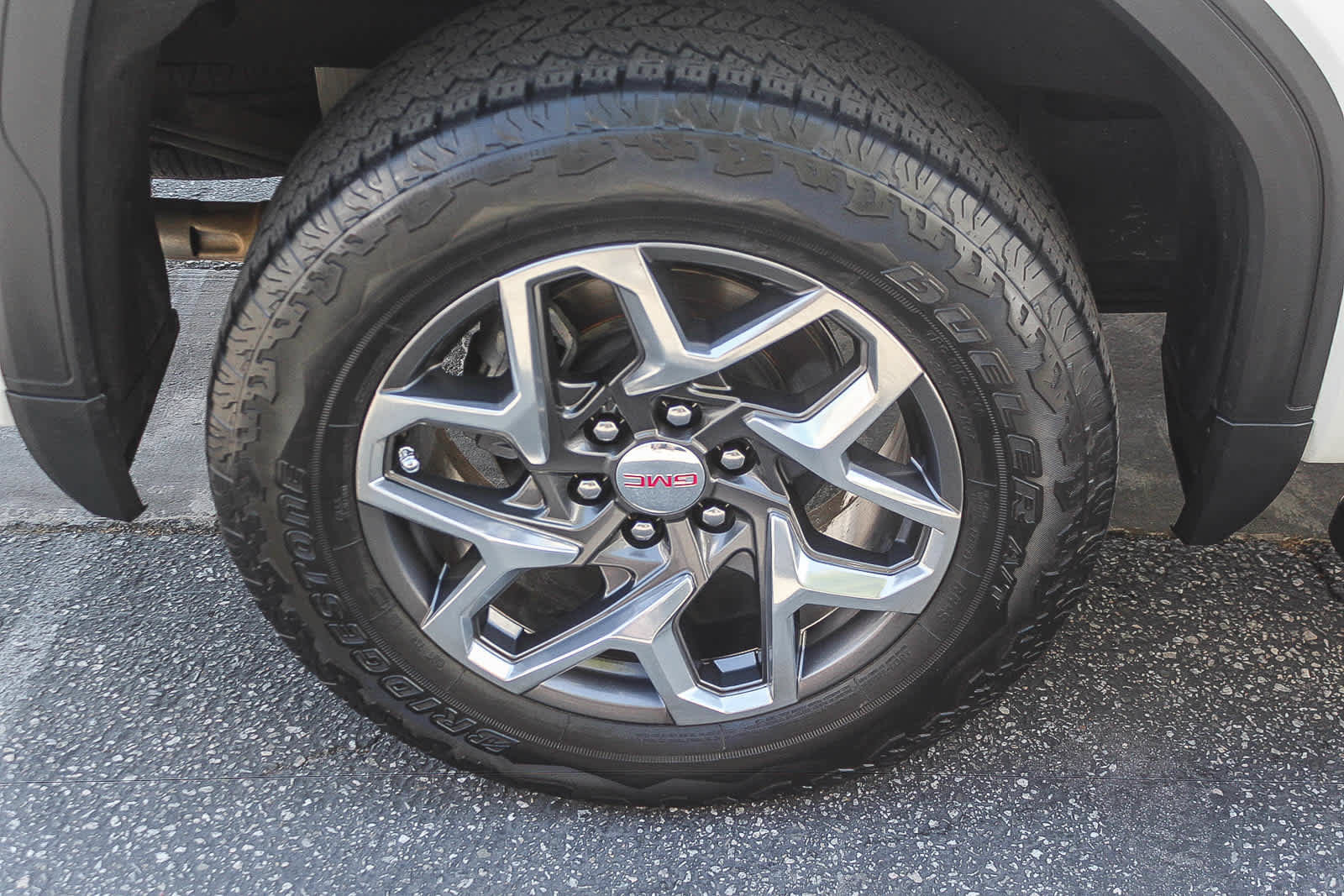 Used 2024 GMC Sierra 1500 SLT w/ SLT Premium Plus Package AWD/4WD image 9
