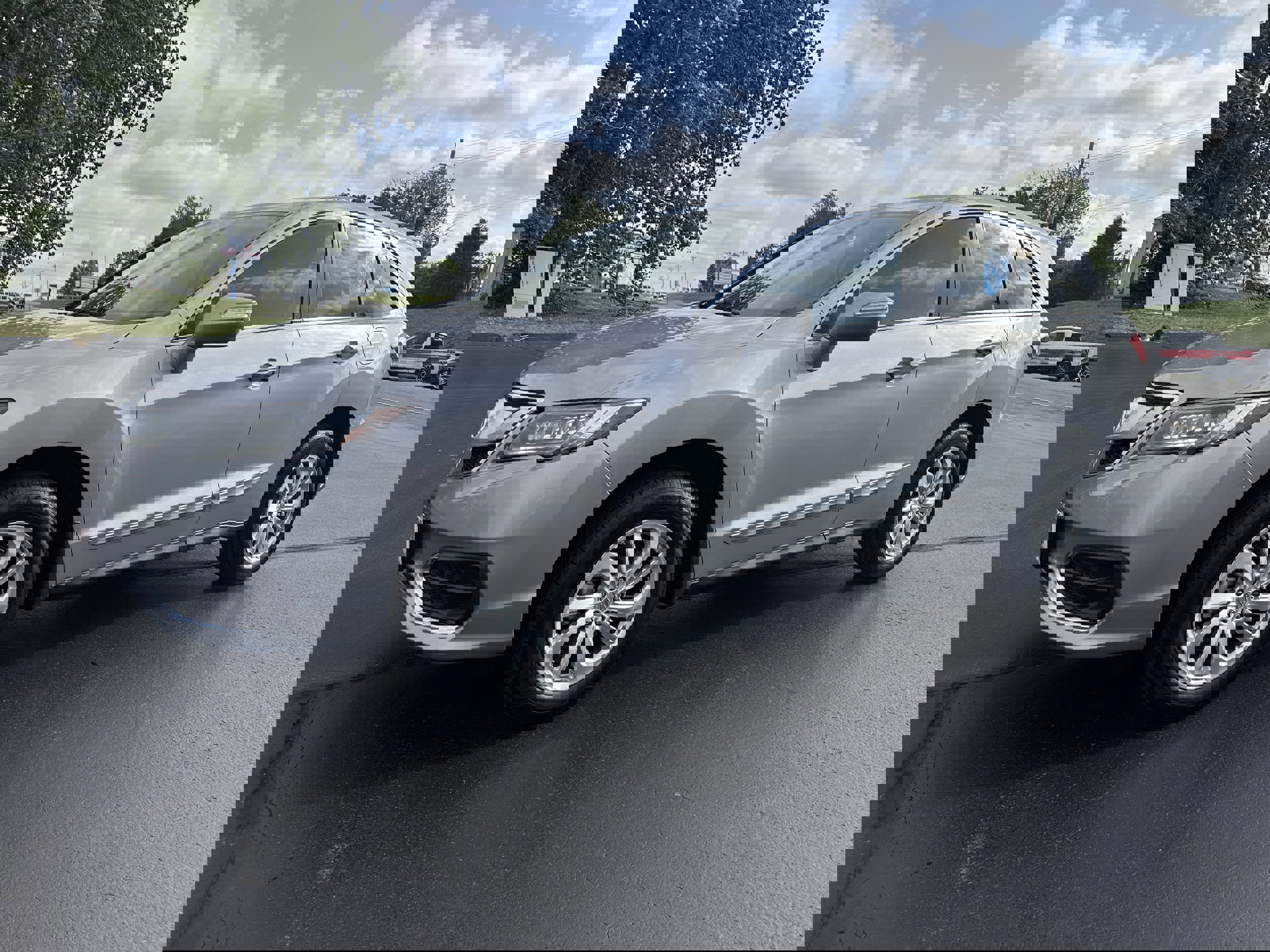 Used 2017 Acura RDX AWD w/ Technology Package image 2