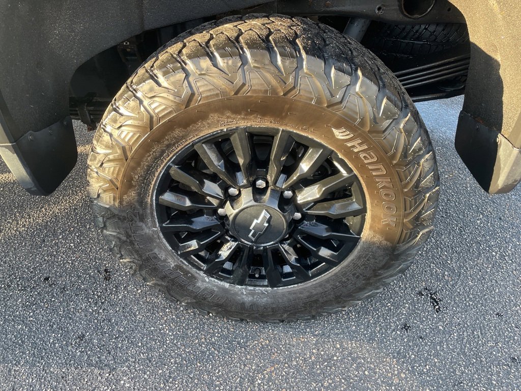 Used 2022 Chevrolet Silverado 2500 LT w/ Convenience Package image 4