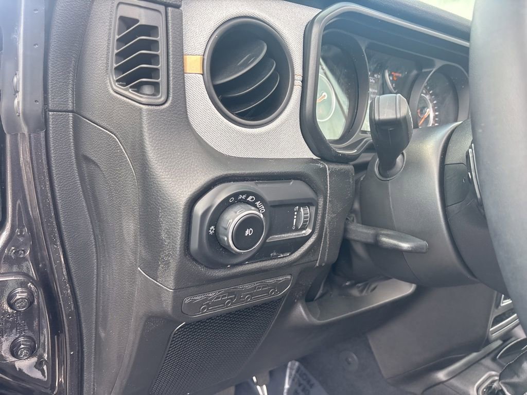 Used 2025 Jeep Wrangler Sport S image 41