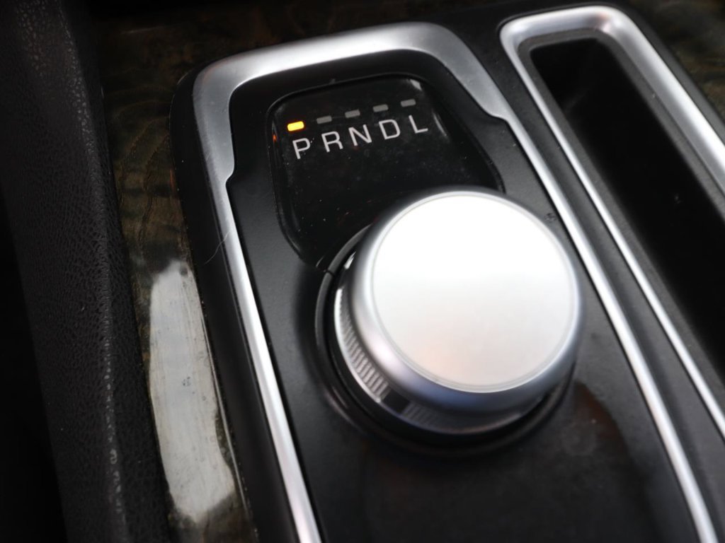 Used 2017 Chrysler 300 C RWD image 23