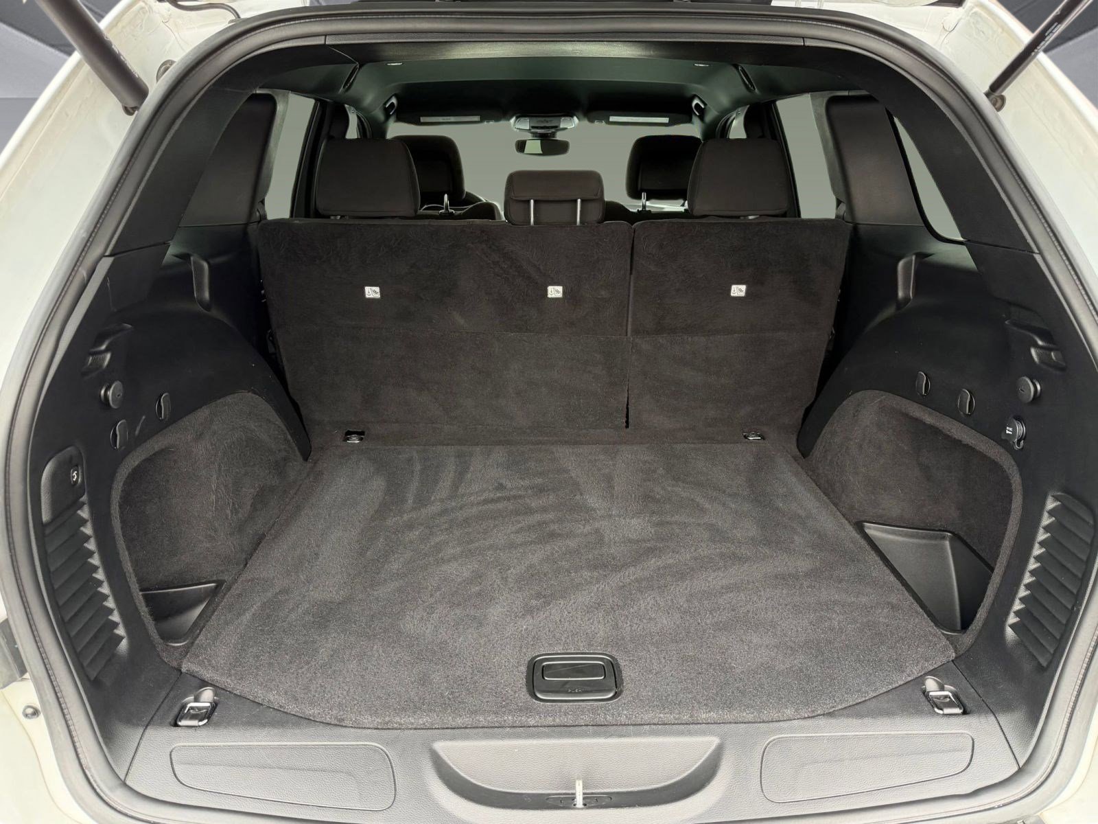 Used 2019 Jeep Grand Cherokee Laredo image 20