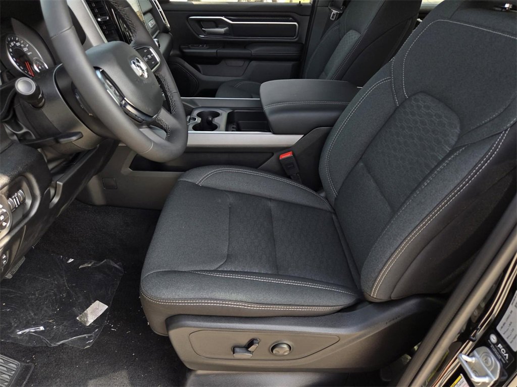 New 2026 RAM 1500 4x4 Crew Cab image 16