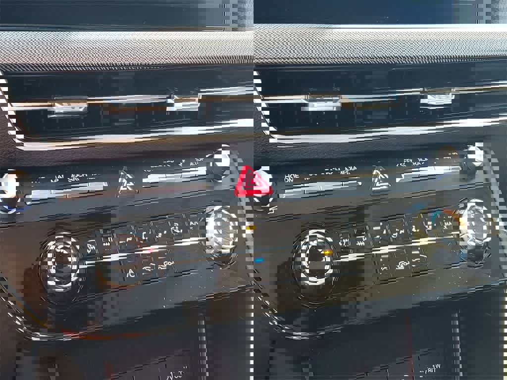 Used 2025 Hyundai Sonata SE image 29