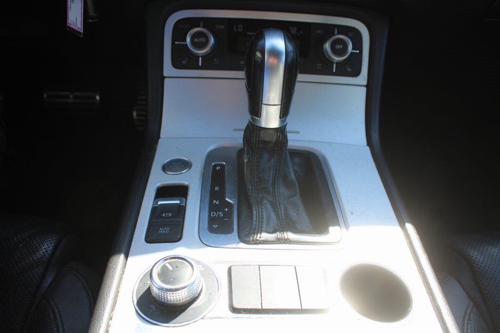 Used 2017 Volkswagen Touareg Wolfsburg Edition image 35