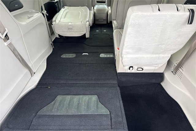 Used 2020 Chrysler Pacifica Limited image 19