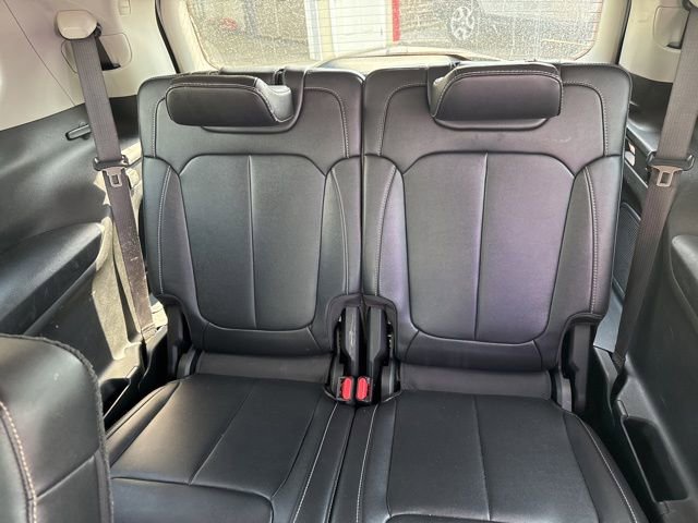 Used 2022 Jeep Grand Cherokee L Limited AWD/4WD image 11